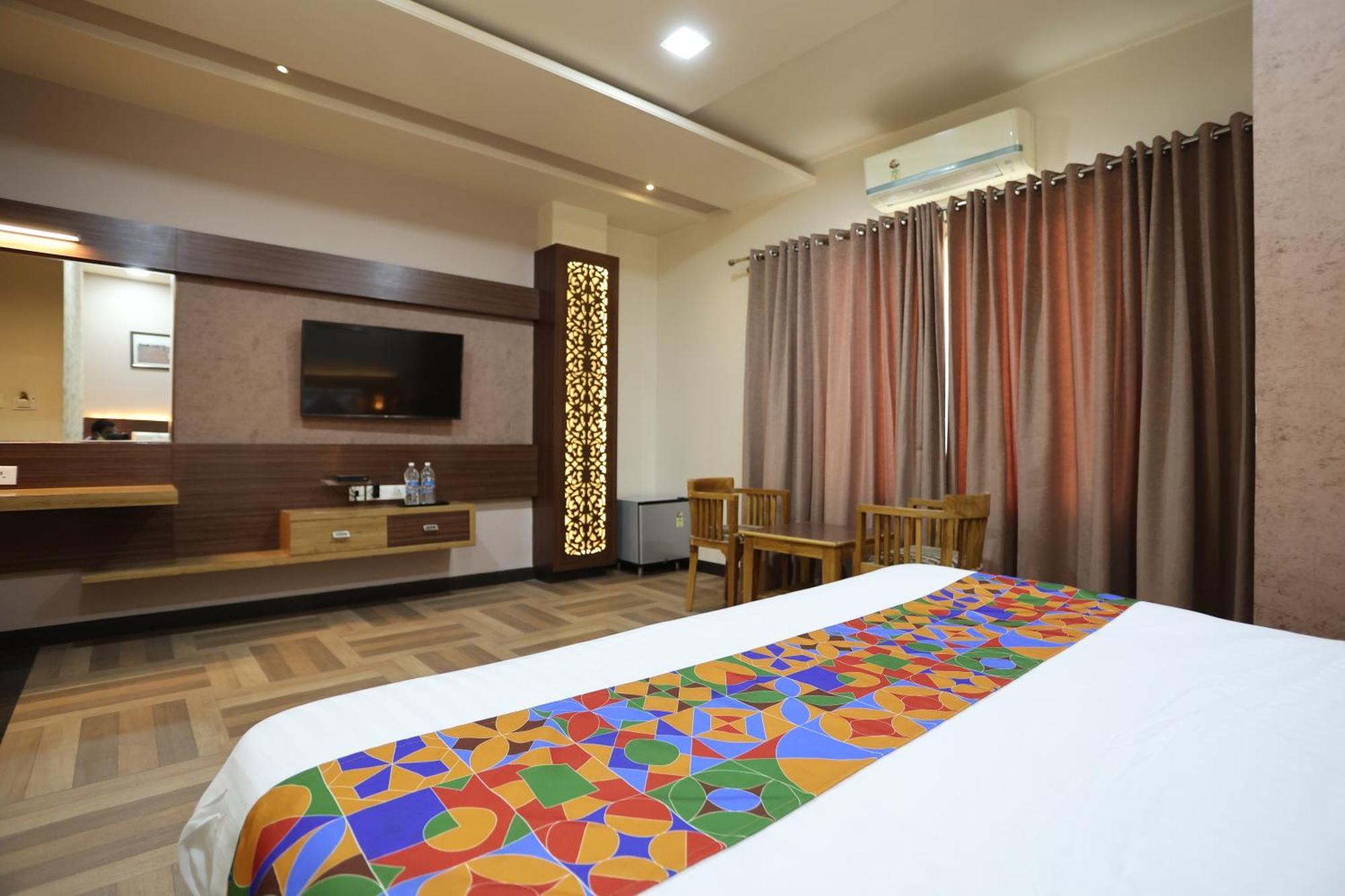 Royal Gm Plaza Hotel Jaipur Exterior photo